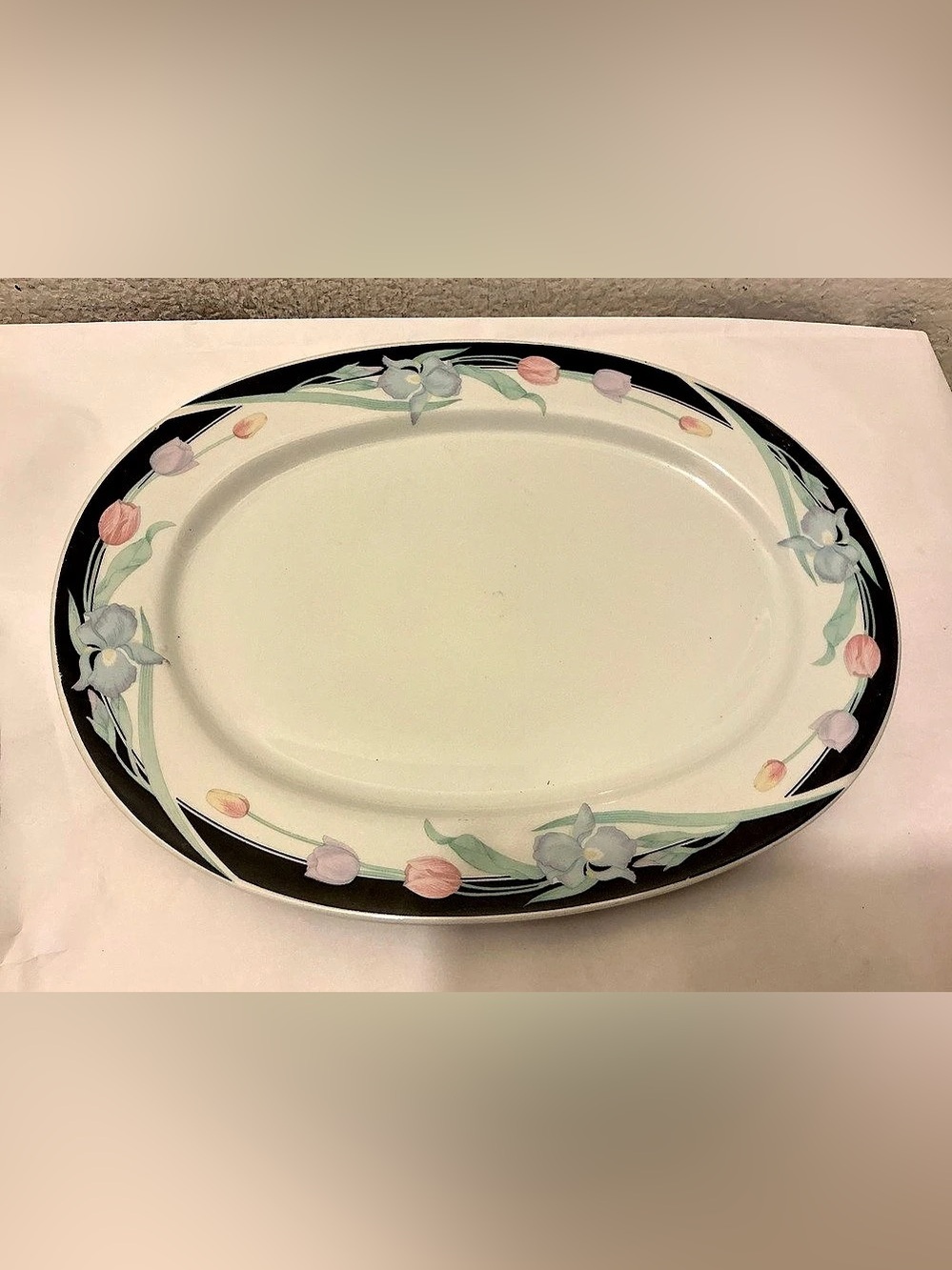 Caravel by Excel Floral Oval Serveware Platter in White & Black
